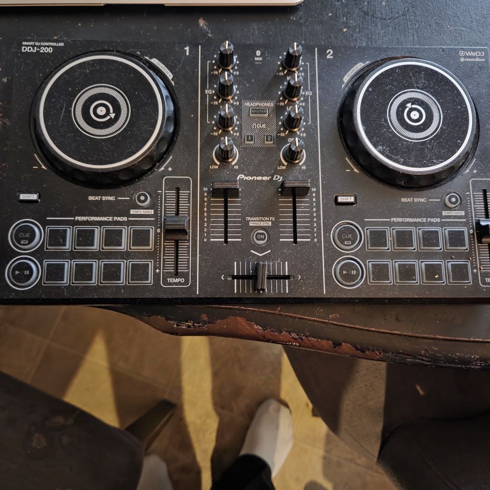 PIONEER DJ Controller in Black